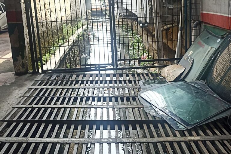 luapan_kali_pondok_cina_depok