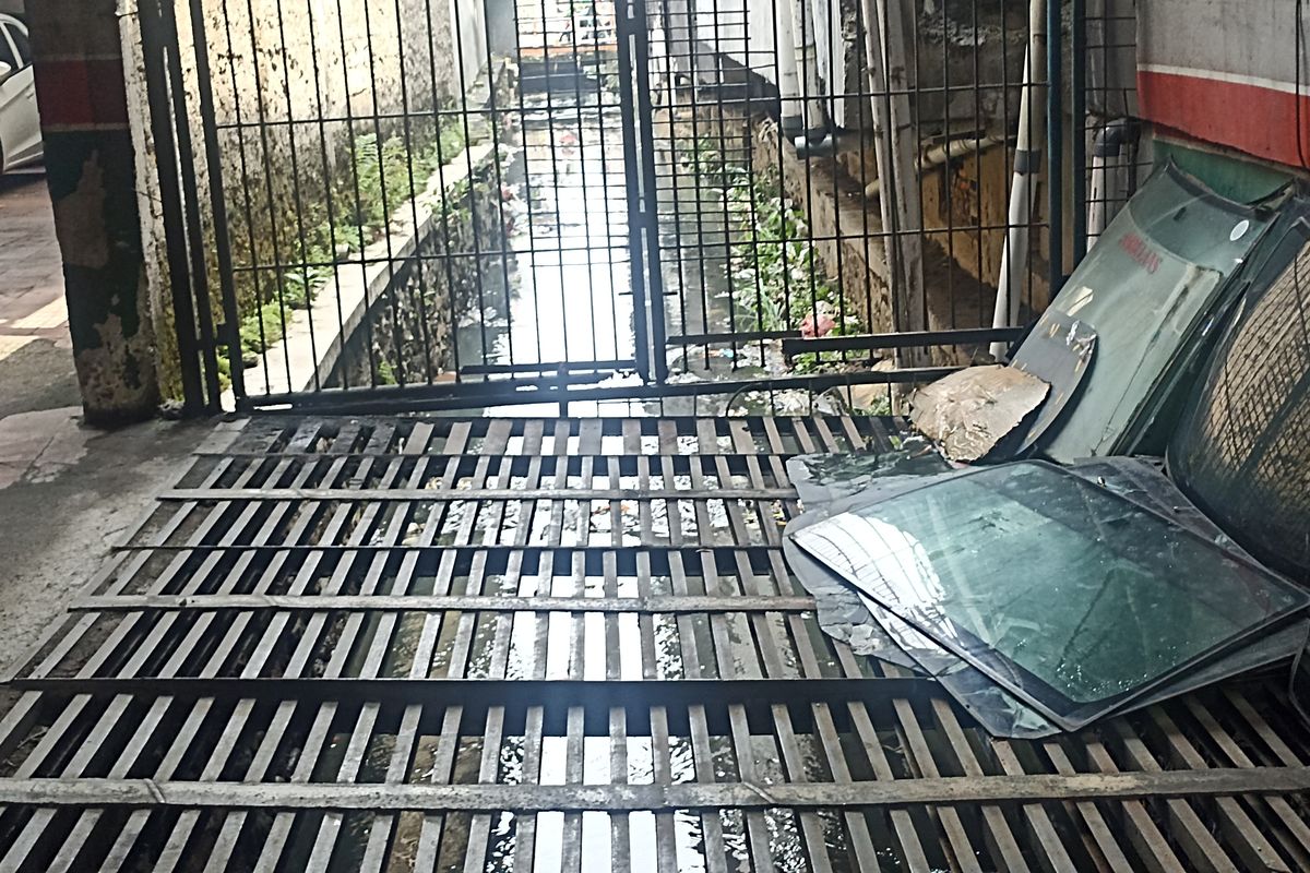 luapan_kali_pondok_cina_depok